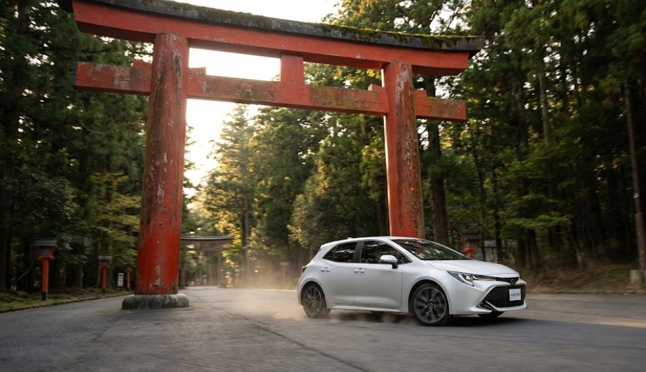 ライバル車と競合させて値引きを迫る